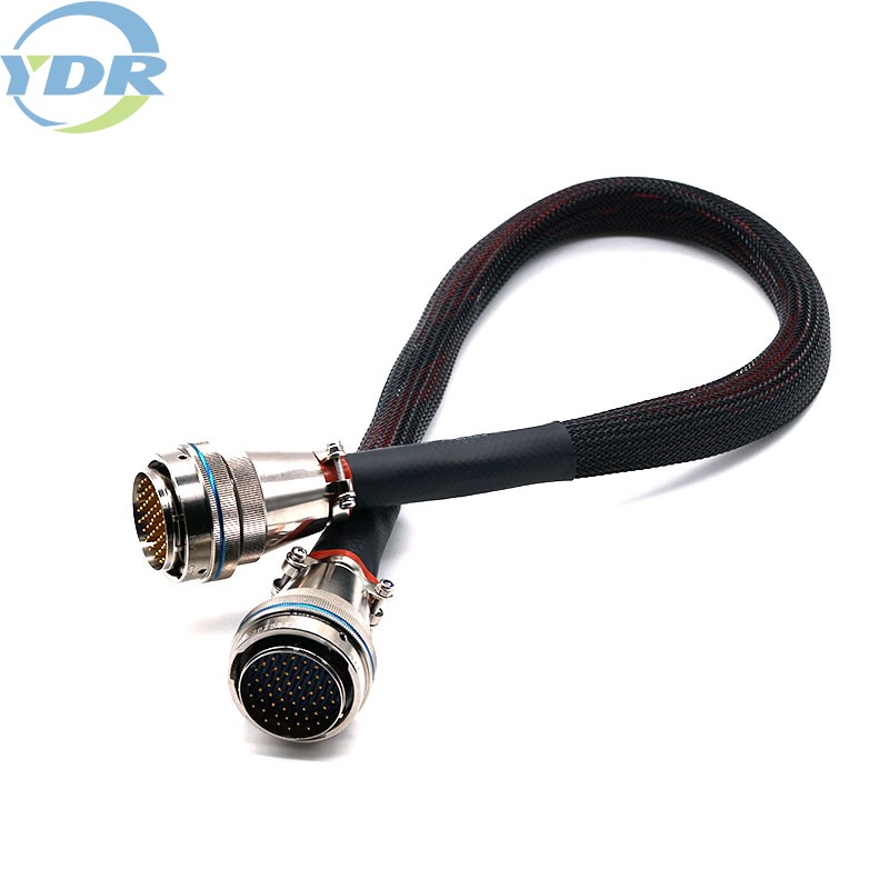 ワイヤーコネクターの部品は何ですか?